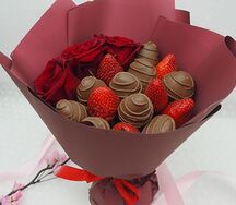 Клубничный букет Пламя любви