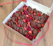 Клубника в молочном шоколаде Джем
