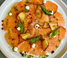 Карпаччо из лосося с нектарином