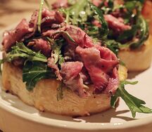 Ростбиф с имбирным кремом