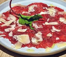 Карпаччо из мраморной говядины с пармезаном