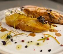 Трюфельный цыпленок с гратеном и релишем из белых грибов