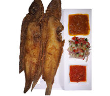 Deux poissons sole grillés