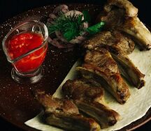 Баранья корейка на мангале