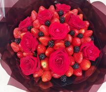 Клубничный букет Рэд