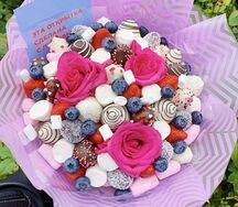 Клубничный букет Шик