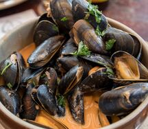 Мидии с соусе Биск из раков