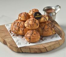 Dot sugar profiterole