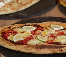 Fougasse soujouk saucisse fromage