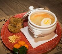 Куриный бульон с яйцом