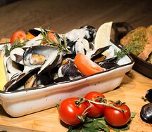 Мидии в сливочном соусе с добавлением горгонзолы