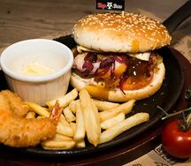 Бургер с креветкой