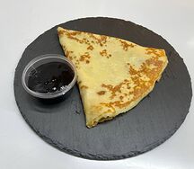 Блин с черничным джемом