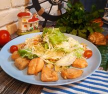 Салат Цезарь с семгой
