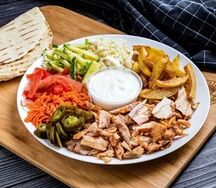 Шаверма на тарелке