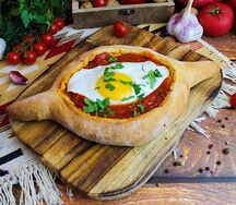 Хачапури по-аджарски Шакшука