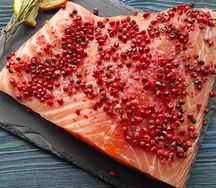 Филе сёмги слабой соли с розовым перцем S