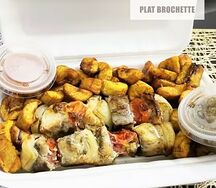 Plat de brochette de poisson