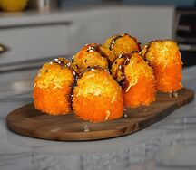 Запечённый ролл с крабом сурими