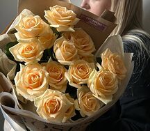 15 роз Аваланж пич