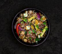 Рис жареный с овощами и цыплёнком