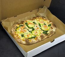 Пицца с креветками и соусом лемонграсс