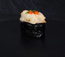 Острые суши с гребешком