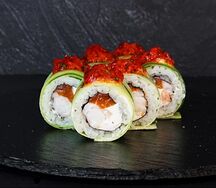Ролл клубничная сальса