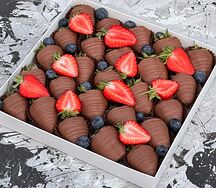 Клубника в шоколаде с голубикой Коктейль Мертилла размера L