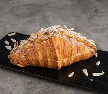 Миндальный круассан