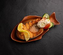 Стейк из лосося на углях