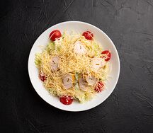 Салат Цезарь с курицей