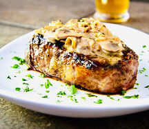 Steak grillé aux champignons