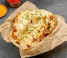 Чиз гарлик нан - Cheese Garlic Naan