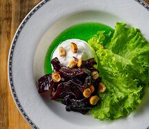 Вяленая свекла,сырный мусс