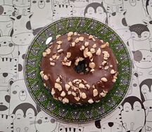 Донат с ореховой начинкой