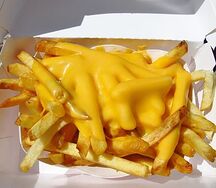 Assiette de frite et fromage