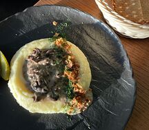 Бефстроганов с картофельным пюре