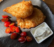 Шницель куриный с томатами черри