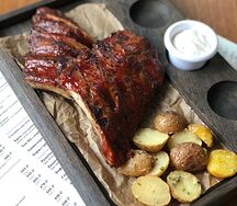 Ребра BBQ с мини-картофелем