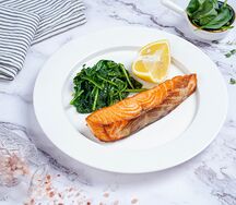 Лосось со шпинатом