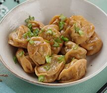 Пельмени с ягненком и сметаной