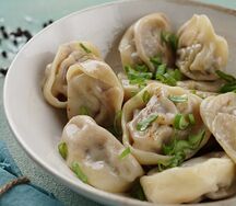 Пельмени с говядиной со сметаной