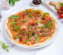 Пицца с прошутто и салями 30 см