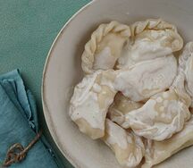 Вареники ручной лепки с творогом и ванильным соусом