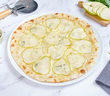 Пицца с грушей и горгонзолой 30 см