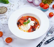 Буратта со свежими томатами