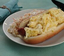 Хот-дог скрэмбл с куриной сосиской