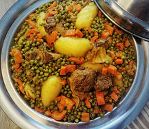 Pomme de terre petit pois a la viande