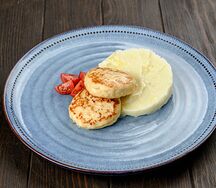 Куриные котлеты с картофельным пюре